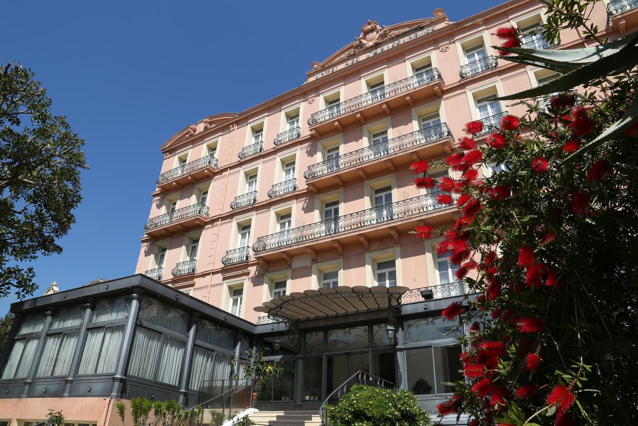 แกรนด์ โฮเต็ล เด อองบาสซาเดอร์ Hotel ม็องตง ภายนอก รูปภาพ
